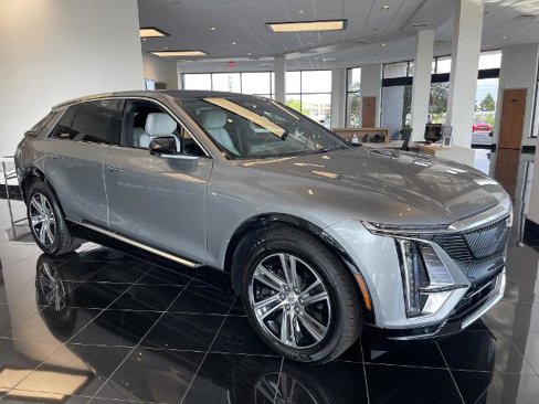 Certified 2024 Cadillac Lyriq Luxury w/ LPO, Floor Liner Package image 8