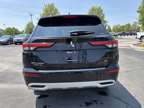Used 2022 Mitsubishi Outlander SE image 6