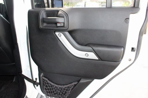 Used 2014 Jeep Wrangler Unlimited Rubicon image 49
