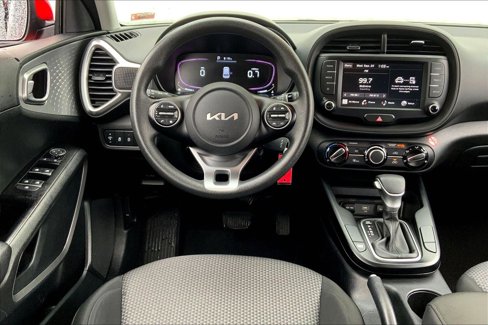 Used 2023 Kia Soul LX image 5