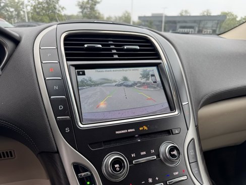Used 2018 Lincoln MKX Select w/ Select Plus Package image 18