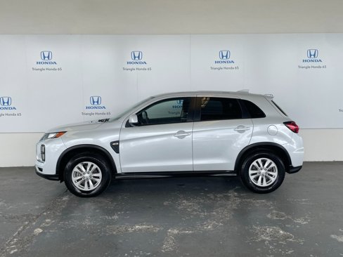 Used 2023 Mitsubishi Outlander Sport ES image 3