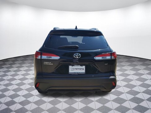 Used 2022 Toyota Corolla Cross LE image 10