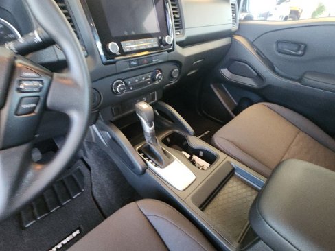 Used 2024 Nissan Frontier S image 31