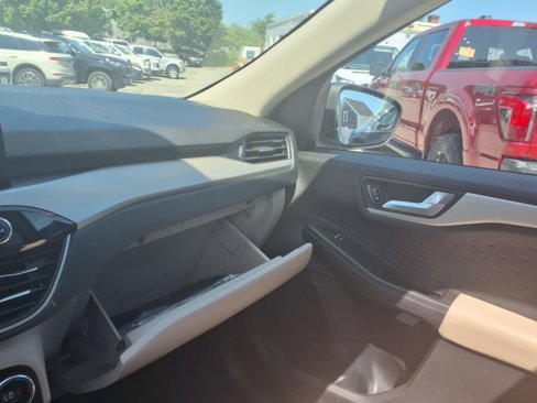 Used 2020 Ford Escape SE Sport image 17