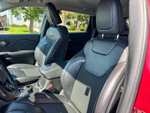 Used 2020 Jeep Cherokee Latitude Plus image 17