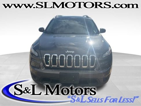Used 2017 Jeep Cherokee Latitude w/ Cold Weather Group image 1