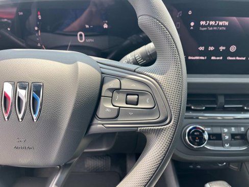 New 2025 Buick Envista Preferred image 18