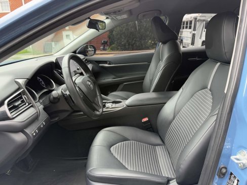 Used 2024 Toyota Camry SE image 13
