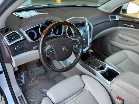 Used 2011 Cadillac SRX Luxury image 11