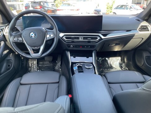 Used 2024 BMW i4 xDrive40i image 15