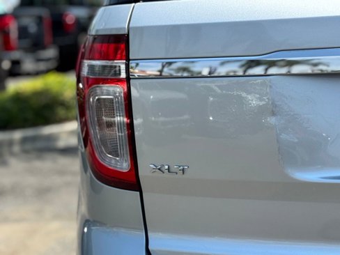 Used 2014 Ford Explorer XLT w/ Equipment Group 201A image 11