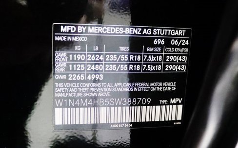 Used 2025 Mercedes-Benz GLB 250 4MATIC image 29