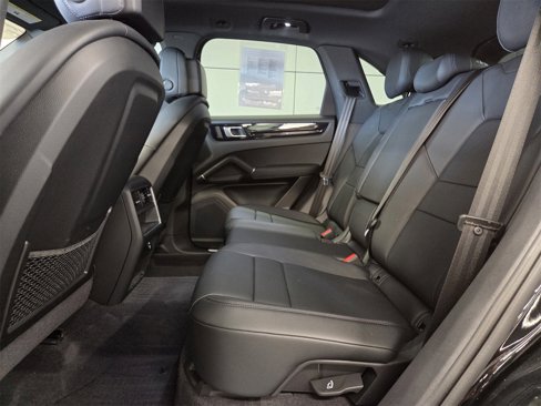 Certified 2023 Porsche Cayenne image 11