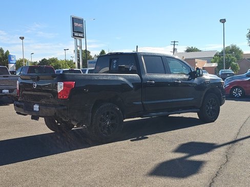 Used 2018 Nissan Titan SV w/ SV Convenience Package image 3