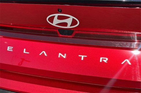 Used 2025 Hyundai Elantra Sport image 27