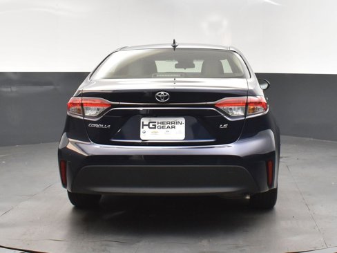 Used 2023 Toyota Corolla LE image 6