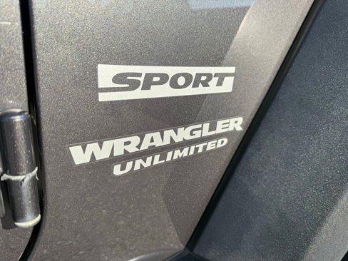 Used 2017 Jeep Wrangler Unlimited Sport w/ Connectivity Group image 9