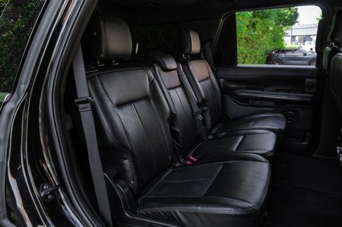 Used 2018 Ford Expedition XLT image 37
