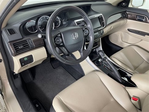 Used 2017 Honda Accord EX-L image 5