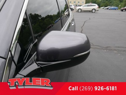 Used 2020 Honda Pilot Touring image 13