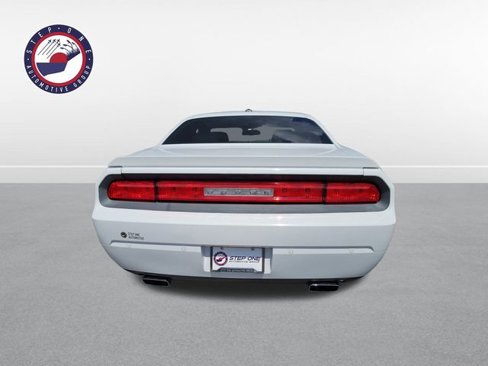 Used 2014 Dodge Challenger R/T image 19