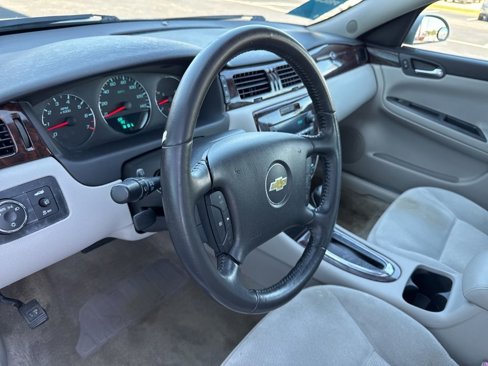 Used 2014 Chevrolet Impala LT w/ LT Sunroof Package image 24
