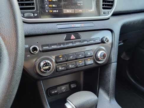 Used 2020 Kia Sportage LX image 28