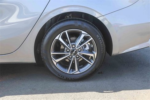 Certified 2023 Kia Forte LXS image 12