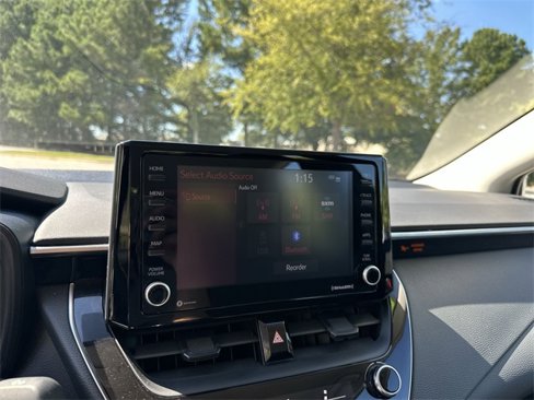 Used 2022 Toyota Corolla LE image 16