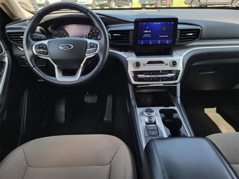 Used 2022 Ford Explorer XLT image 15