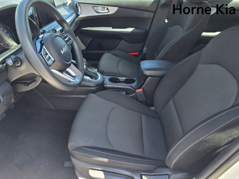 Used 2023 Kia Forte LXS image 17