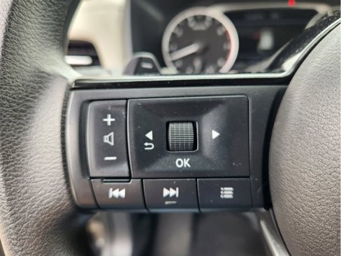 Used 2023 Nissan Rogue SV image 21