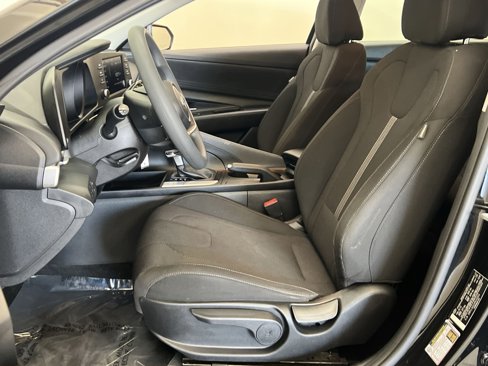 Used 2023 Hyundai Elantra SE image 11