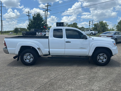 Used 2013 Toyota Tacoma PreRunner image 4