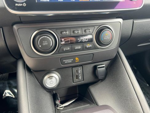 Used 2025 Nissan Leaf S image 24