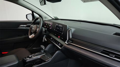 Used 2024 Kia Sportage LX image 9