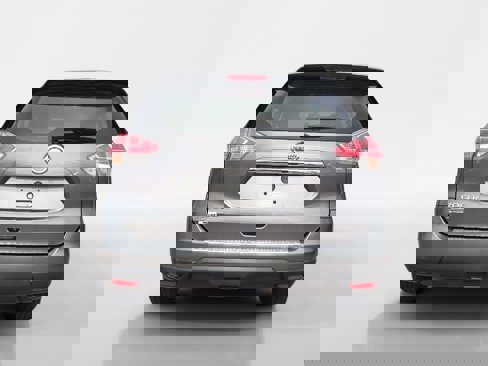 Used 2016 Nissan Rogue S image 4
