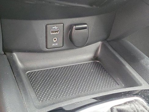 Used 2017 Nissan Rogue SV w/ SV Premium Package image 30