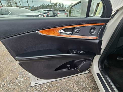 Used 2019 Lincoln Nautilus Reserve image 14