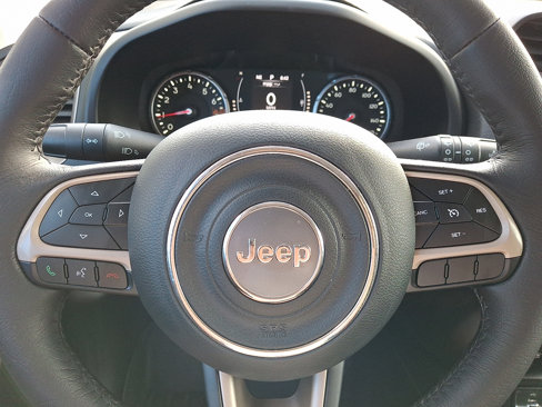 Used 2016 Jeep Renegade Latitude w/ Popular Equipment Group image 20