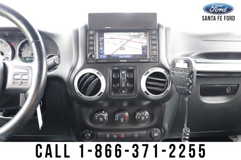 Used 2015 Jeep Wrangler Unlimited Rubicon w/ Connectivity Group image 26