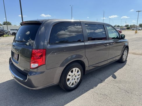 Used 2020 Dodge Grand Caravan SE w/ UConnect Hands-Free Group image 18