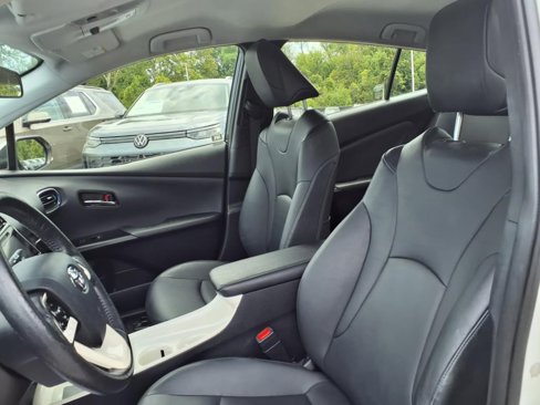Used 2016 Toyota Prius Three Touring image 11