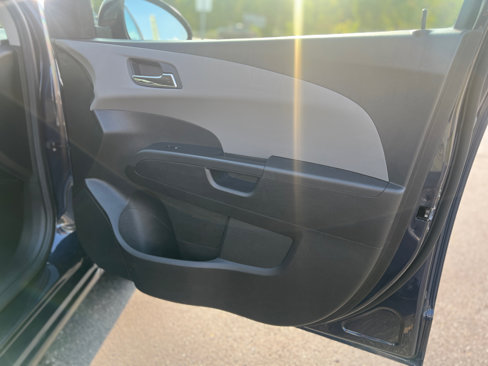 Used 2015 Chevrolet Sonic LT image 34