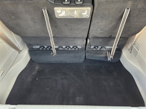 Used 2021 Chrysler Pacifica Touring-L w/ Uconnect Theater Family Group image 30