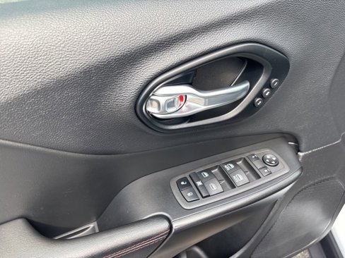 Used 2022 Jeep Cherokee Trailhawk w/ Premium Leather Package image 23