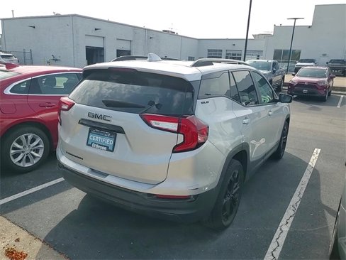Used 2022 GMC Terrain SLE w/ Driver Convenience Package image 4
