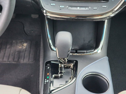 Used 2013 Toyota Avalon XLE Premium image 16