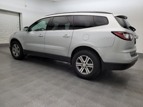 Used 2017 Chevrolet Traverse LT image 3